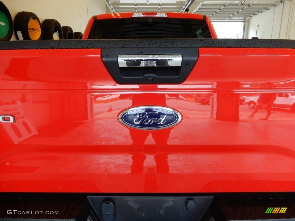 2017 F150 XLT SuperCrew 4x4 - Race Red / Earth Gray photo #7