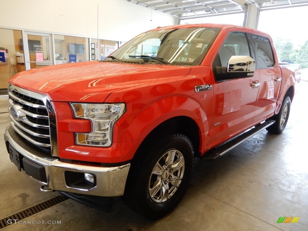 2017 F150 XLT SuperCrew 4x4 - Race Red / Earth Gray photo #10