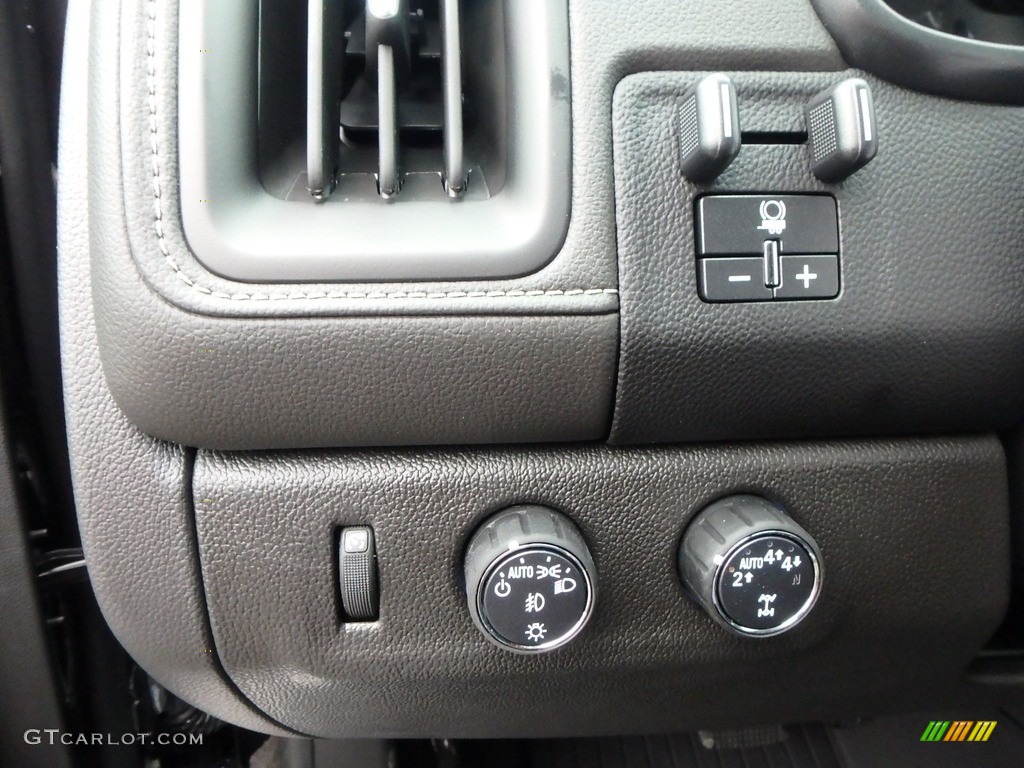 2019 GMC Canyon Denali Crew Cab 4WD Controls Photo #134712398