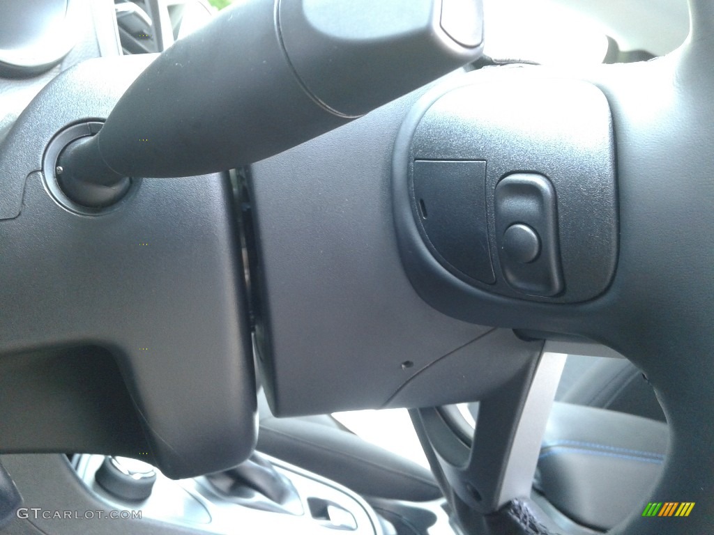 2020 Jeep Cherokee Upland 4x4 Black Steering Wheel Photo #134716151