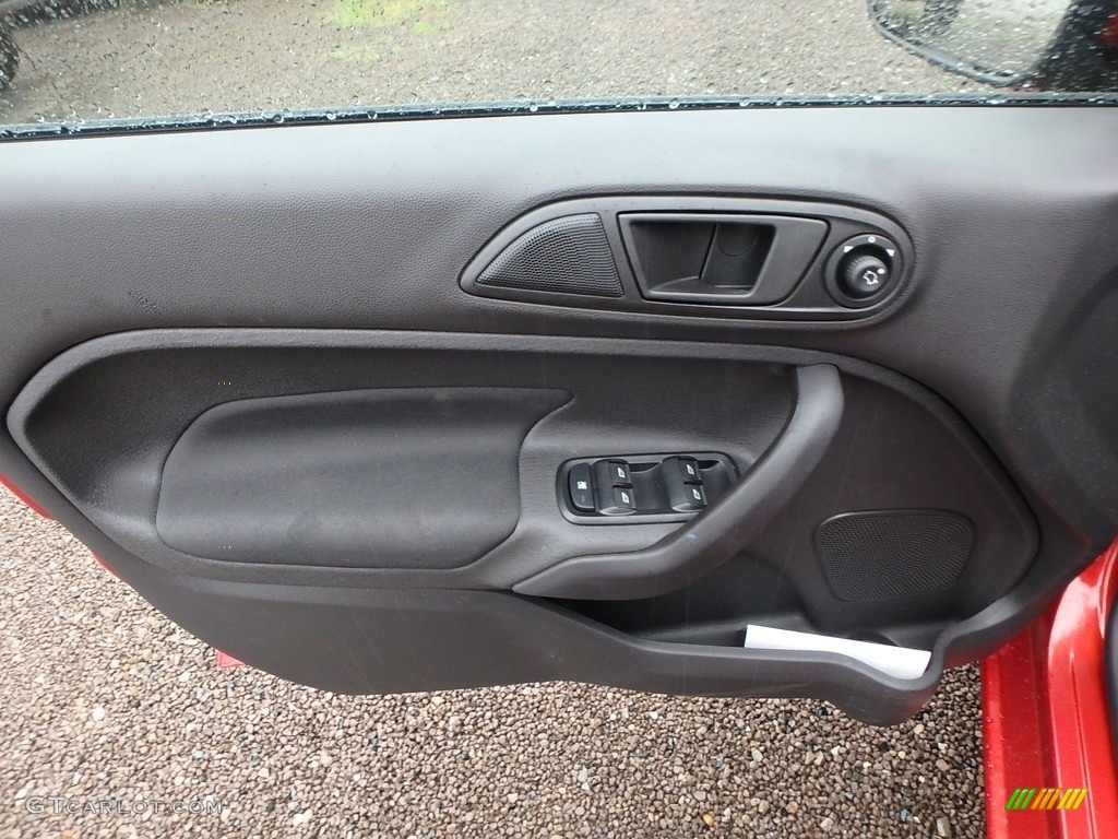 2019 Ford Fiesta SE Sedan Door Panel Photos