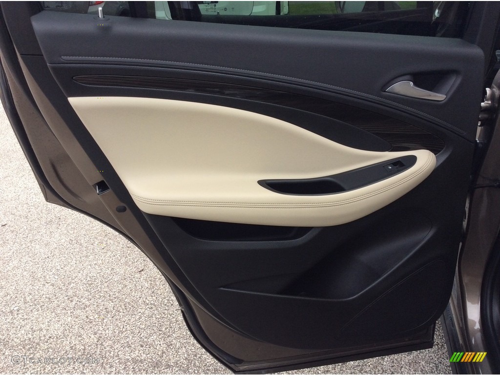 2019 Buick Envision Premium AWD Door Panel Photos