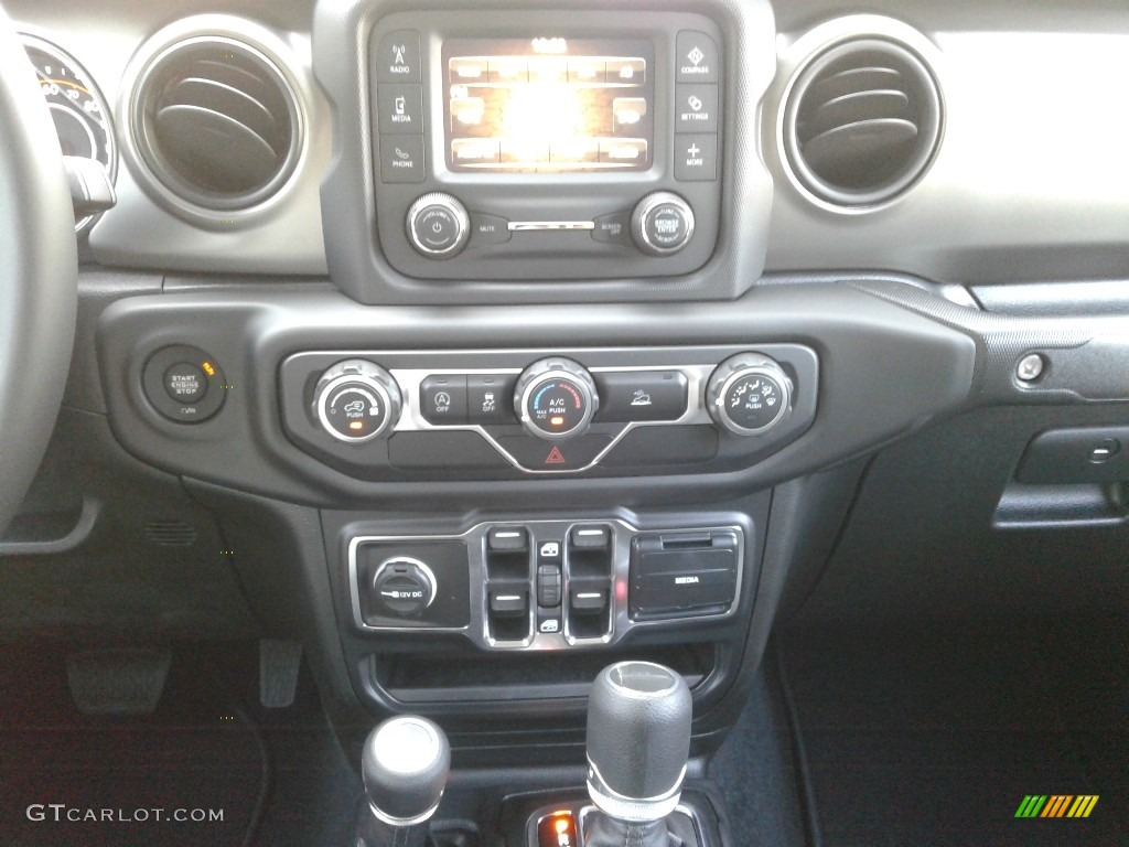 2020 Gladiator Sport 4x4 - Bright White / Black photo #19