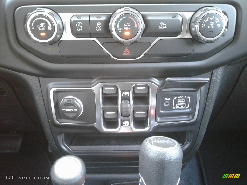 2020 Gladiator Sport 4x4 - Bright White / Black photo #22