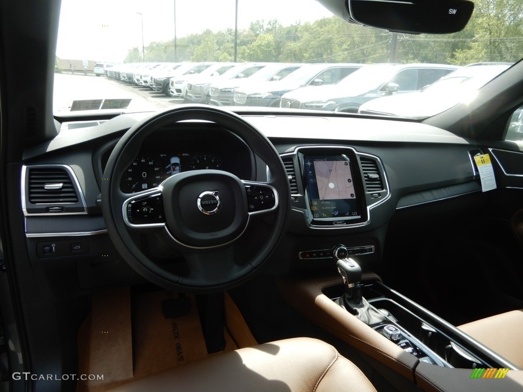 2020 Volvo XC90 T6 AWD Momentum Front Seat Photo #134727627