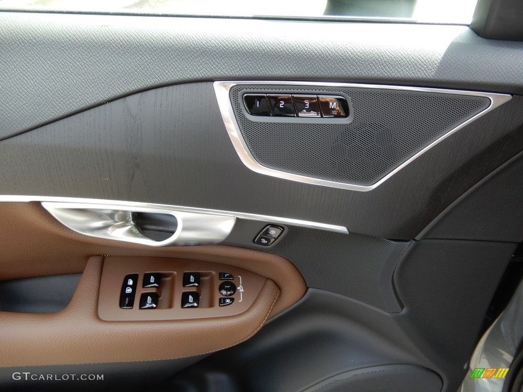 2020 Volvo XC90 T6 AWD Momentum Maroon Door Panel Photo #134727663