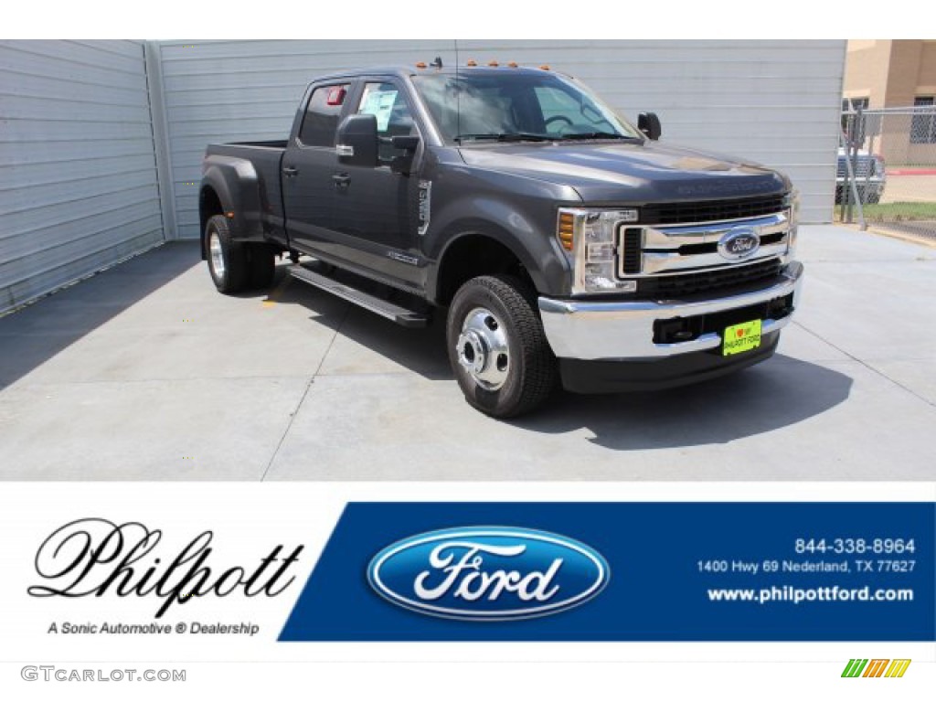 2019 F350 Super Duty XLT Crew Cab 4x4 - Magnetic / Earth Gray photo #1