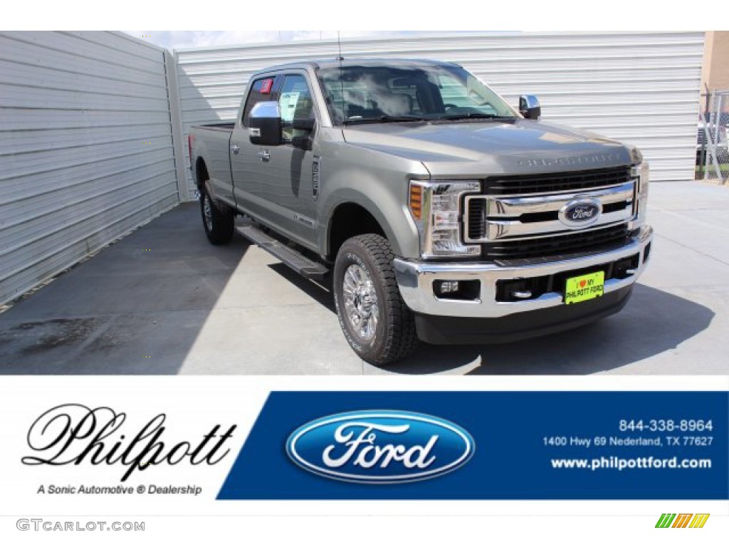 2019 F350 Super Duty XLT Crew Cab 4x4 - Silver Spruce / Camel photo #1