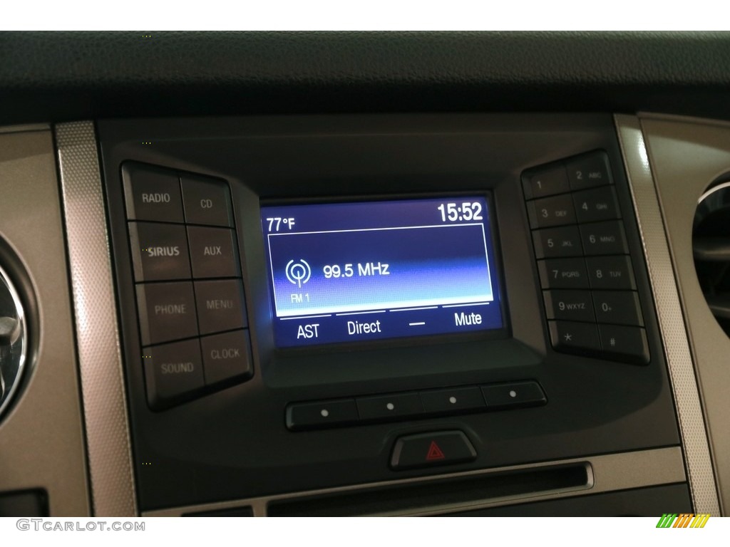 2015 Expedition XLT 4x4 - Oxford White / Ebony photo #10