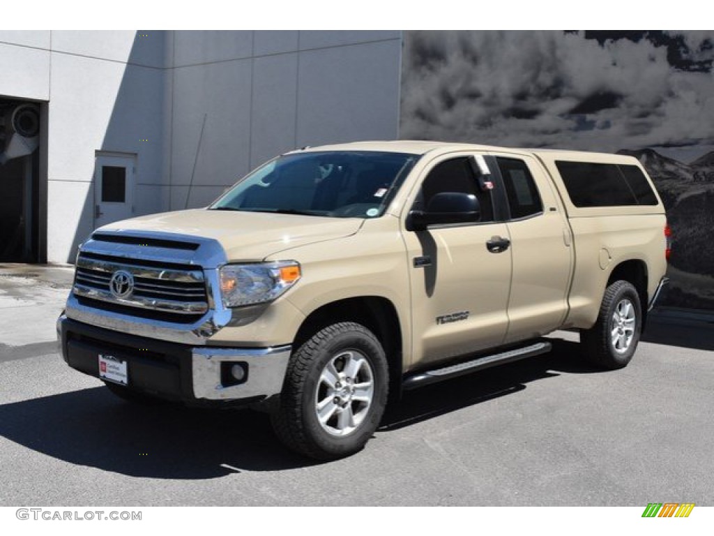 2017 Tundra SR5 Double Cab 4x4 - Sunset Bronze Mica / Black photo #2