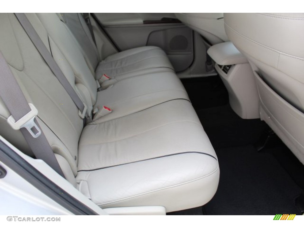 2010 Venza V6 - Classic Silver Metallic / Ivory photo #27