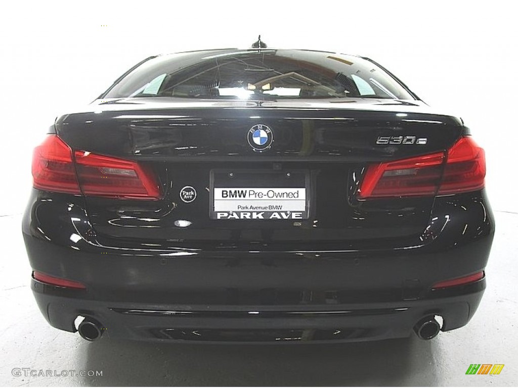 2019 5 Series 530e iPerformance xDrive Sedan - Jet Black / Black photo #3