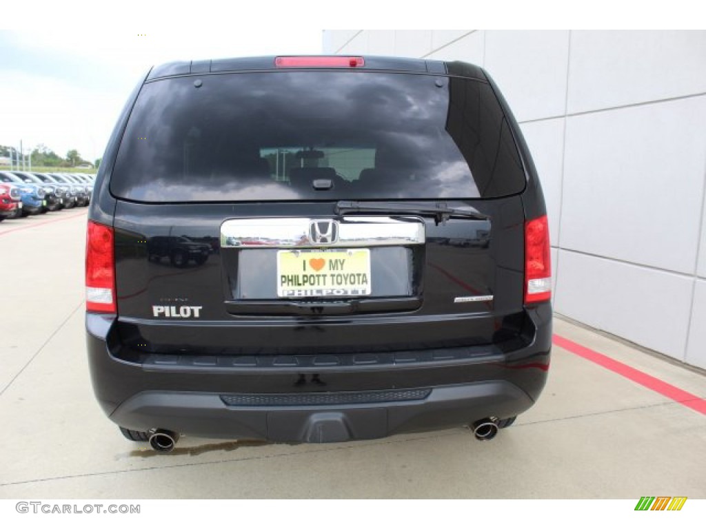 2015 Pilot SE - Crystal Black Pearl / Gray photo #11