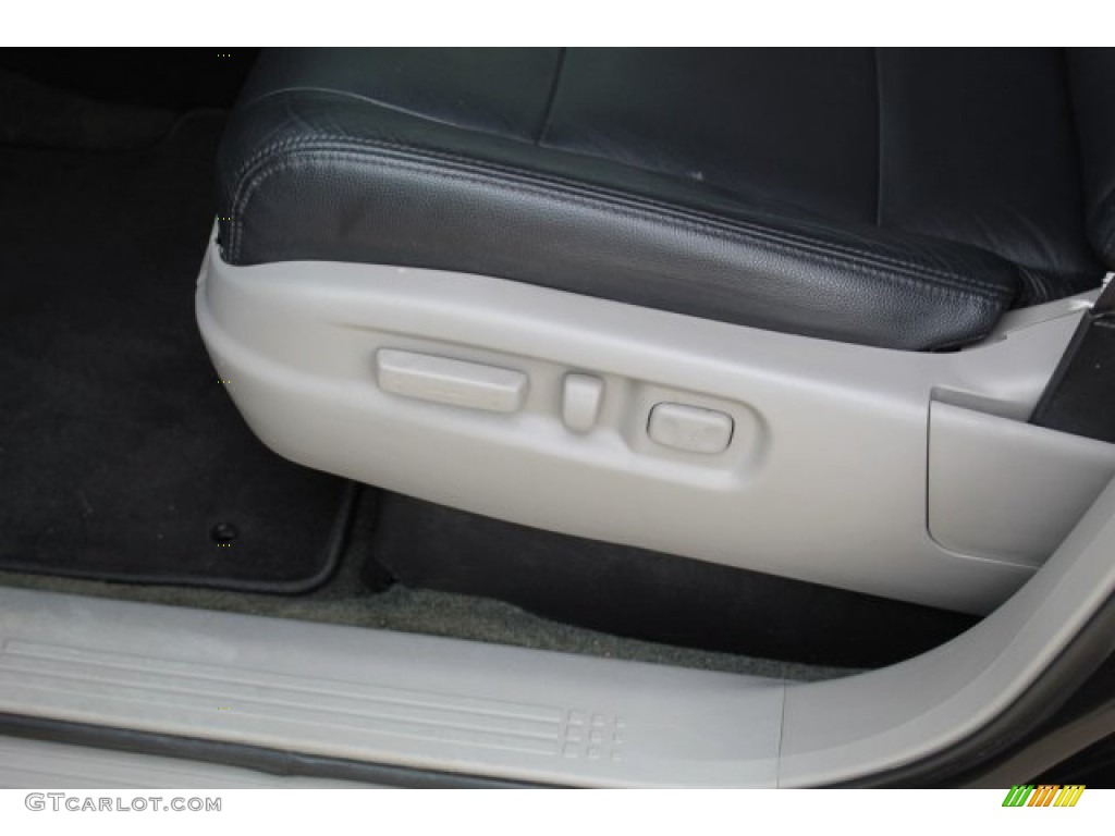 2015 Pilot SE - Crystal Black Pearl / Gray photo #15