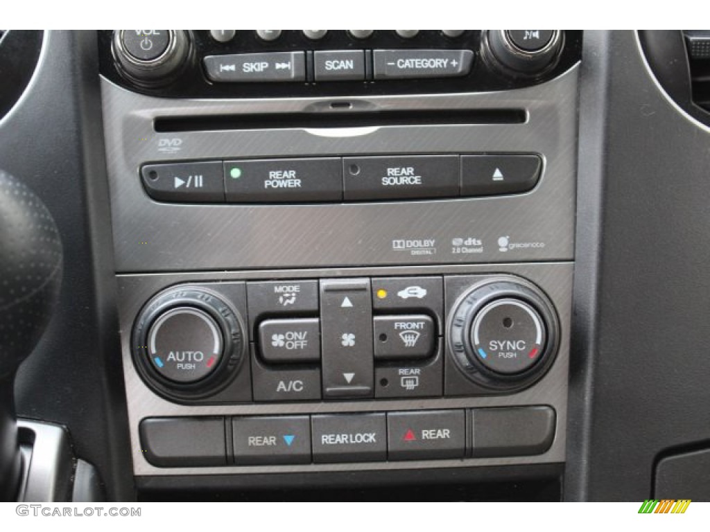 2015 Pilot SE - Crystal Black Pearl / Gray photo #22