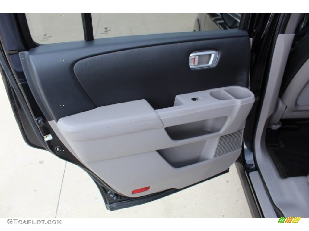 2015 Pilot SE - Crystal Black Pearl / Gray photo #23