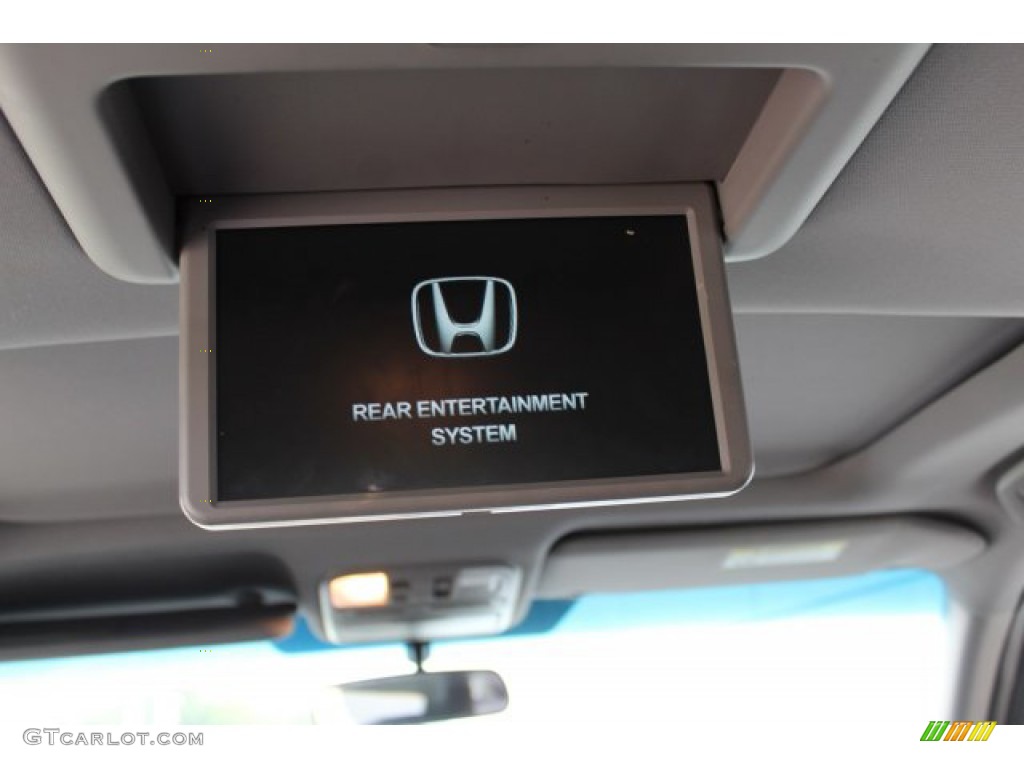 2015 Pilot SE - Crystal Black Pearl / Gray photo #27