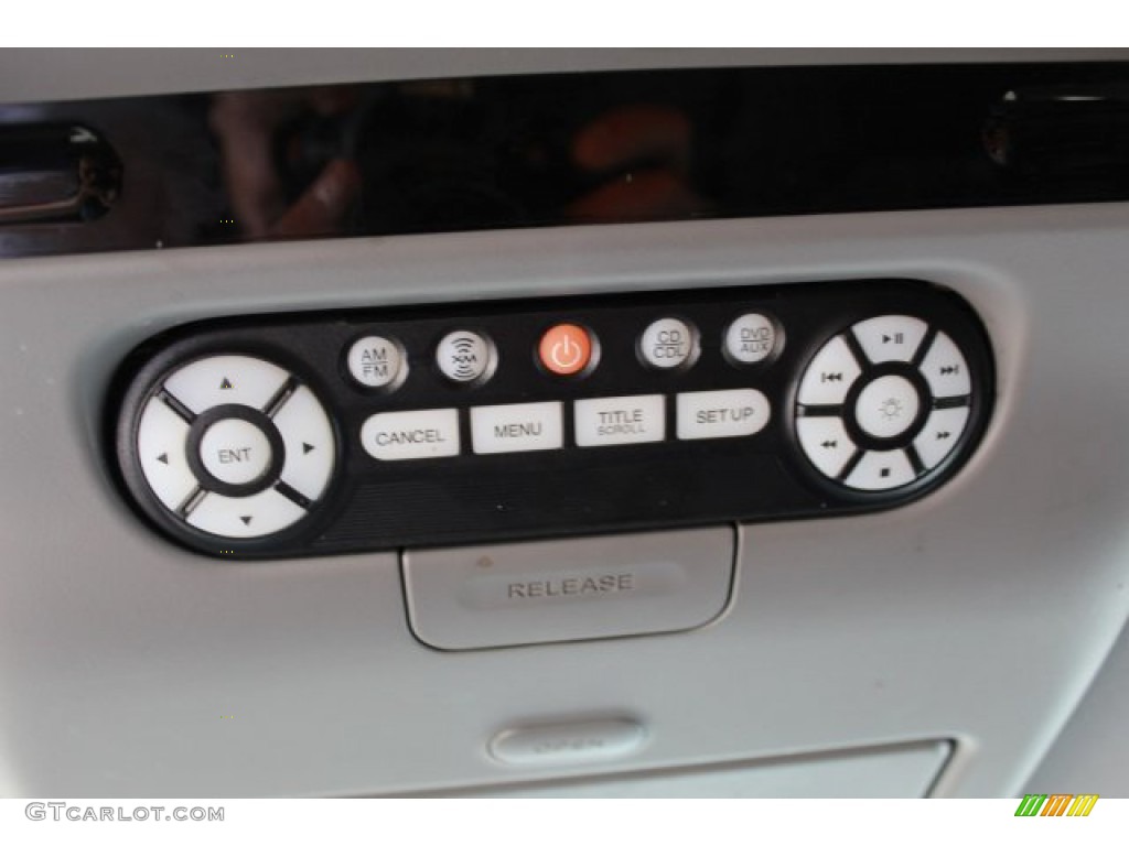 2015 Pilot SE - Crystal Black Pearl / Gray photo #28