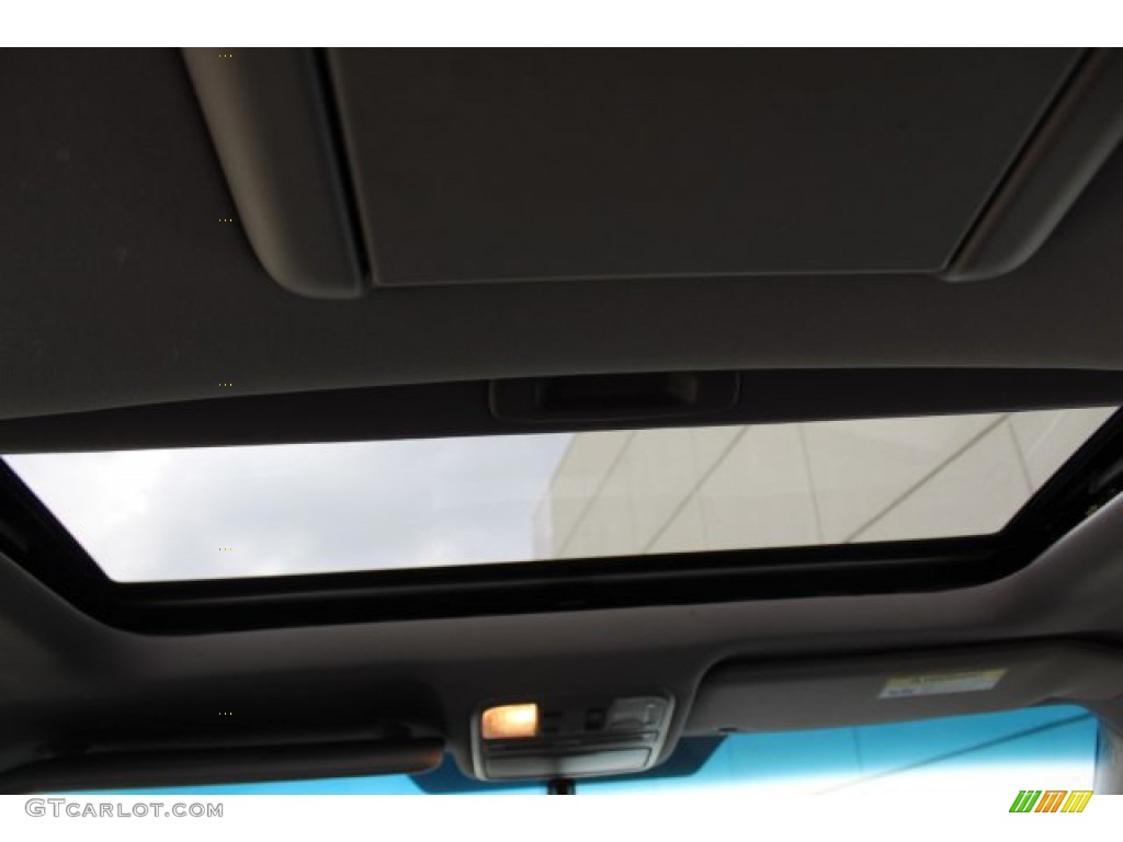 2015 Pilot SE - Crystal Black Pearl / Gray photo #29