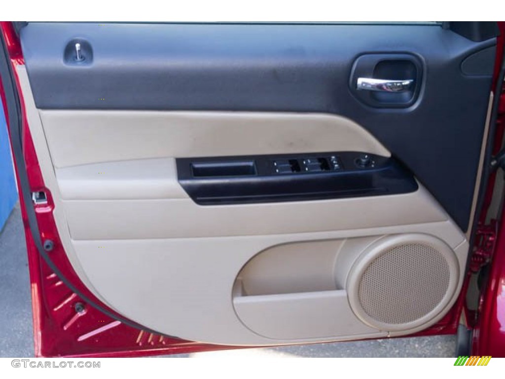 2014 Patriot Latitude - Deep Cherry Red Crystal Pearl / Dark Slate Gray/Light Pebble photo #25