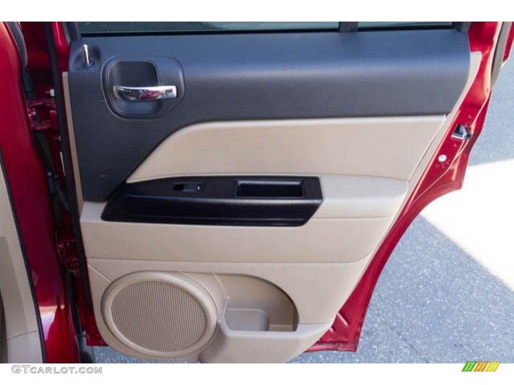 2014 Patriot Latitude - Deep Cherry Red Crystal Pearl / Dark Slate Gray/Light Pebble photo #28