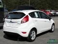 Oxford White - Fiesta SE Hatchback Photo No. 5