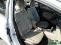 Oxford White - Fiesta SE Hatchback Photo No. 11