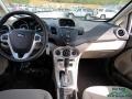 Oxford White - Fiesta SE Hatchback Photo No. 16