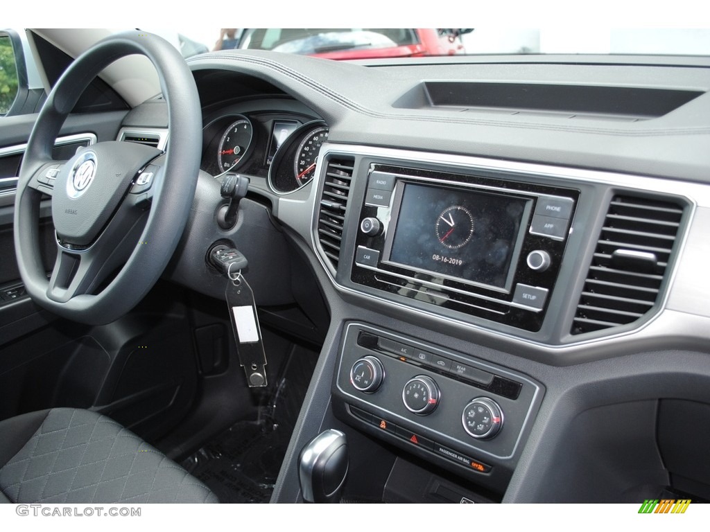 2019 Volkswagen Atlas S Dashboard Photos