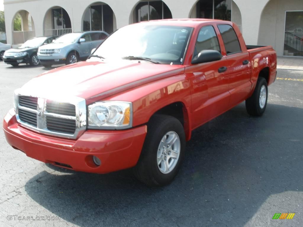 2007 Dakota SLT Quad Cab - Flame Red / Medium Slate Gray photo #1