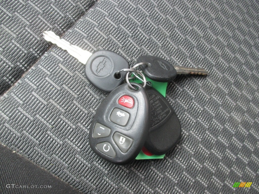 2010 Cobalt LT Sedan - Silver Moss Metallic / Gray photo #18