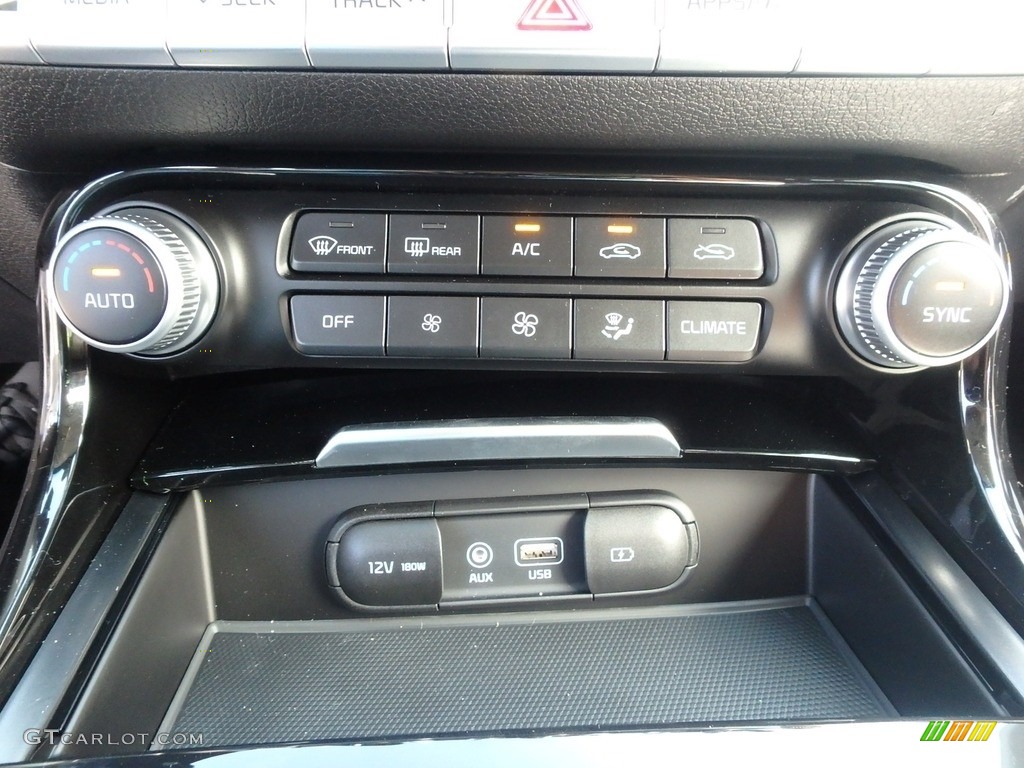 2019 Kia Stinger 2.0L AWD Controls Photo #134778114