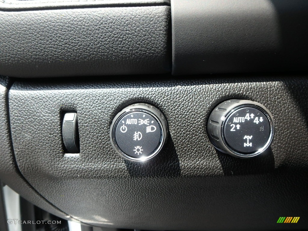 2020 GMC Canyon Denali Crew Cab 4WD Controls Photo #134781255