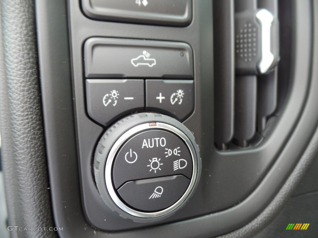 2020 Chevrolet Silverado 2500HD Custom Crew Cab 4x4 Controls Photo #134783775