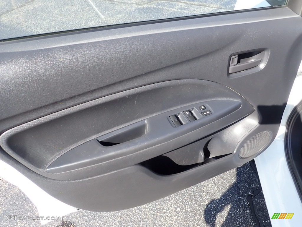 2018 Mitsubishi Mirage G4 ES Door Panel Photos