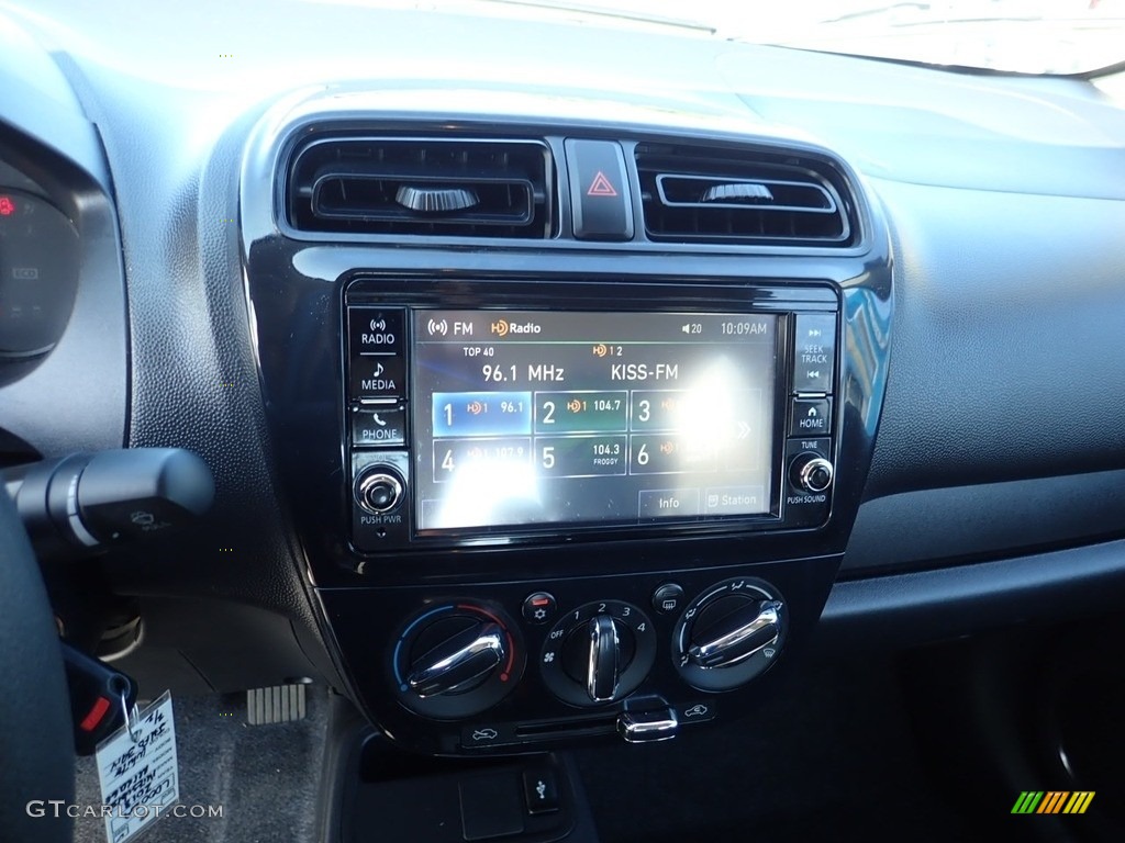 2018 Mitsubishi Mirage G4 ES Controls Photos