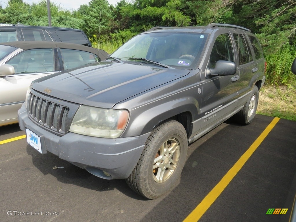 2004 Grand Cherokee Laredo 4x4 - Bright Silver Metallic / Dark Slate Gray photo #2