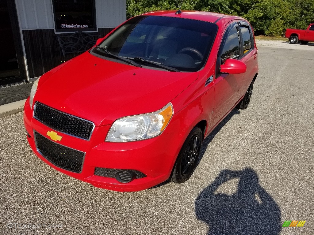 2009 Aveo Aveo5 LT - Victory Red / Charcoal photo #9