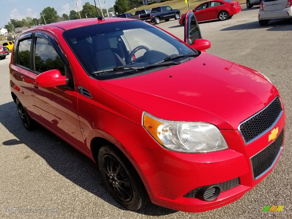2009 Aveo Aveo5 LT - Victory Red / Charcoal photo #21