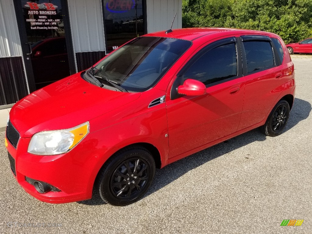 2009 Aveo Aveo5 LT - Victory Red / Charcoal photo #22