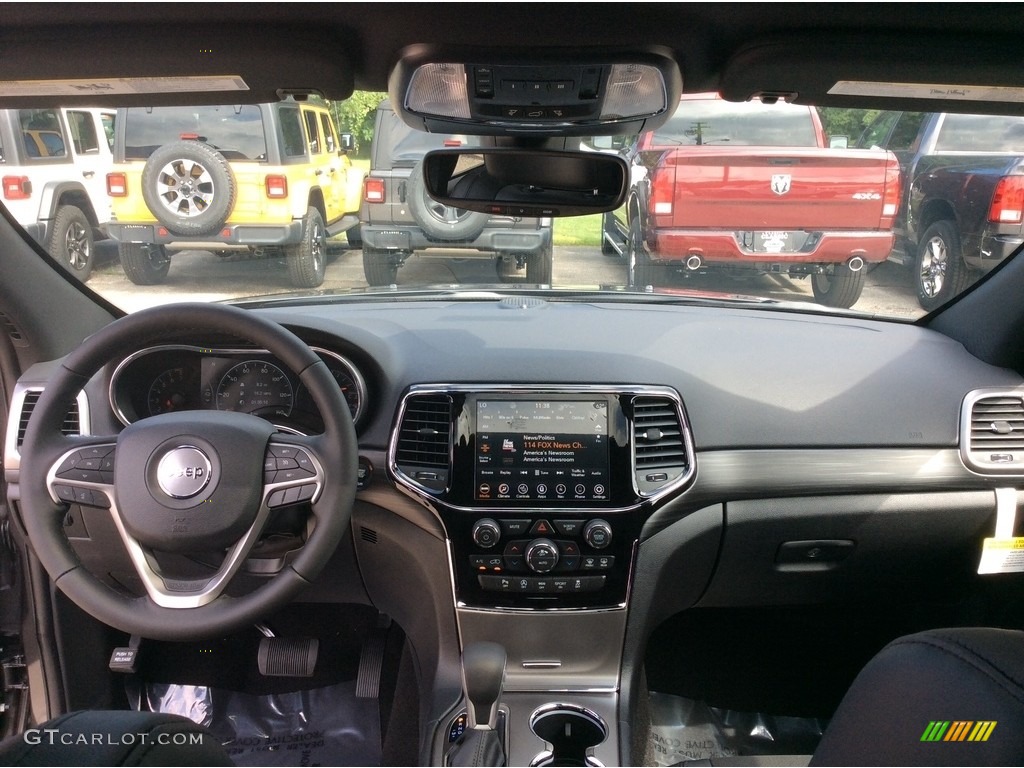 2020 Jeep Grand Cherokee Altitude 4x4 Black Dashboard Photo #134794598