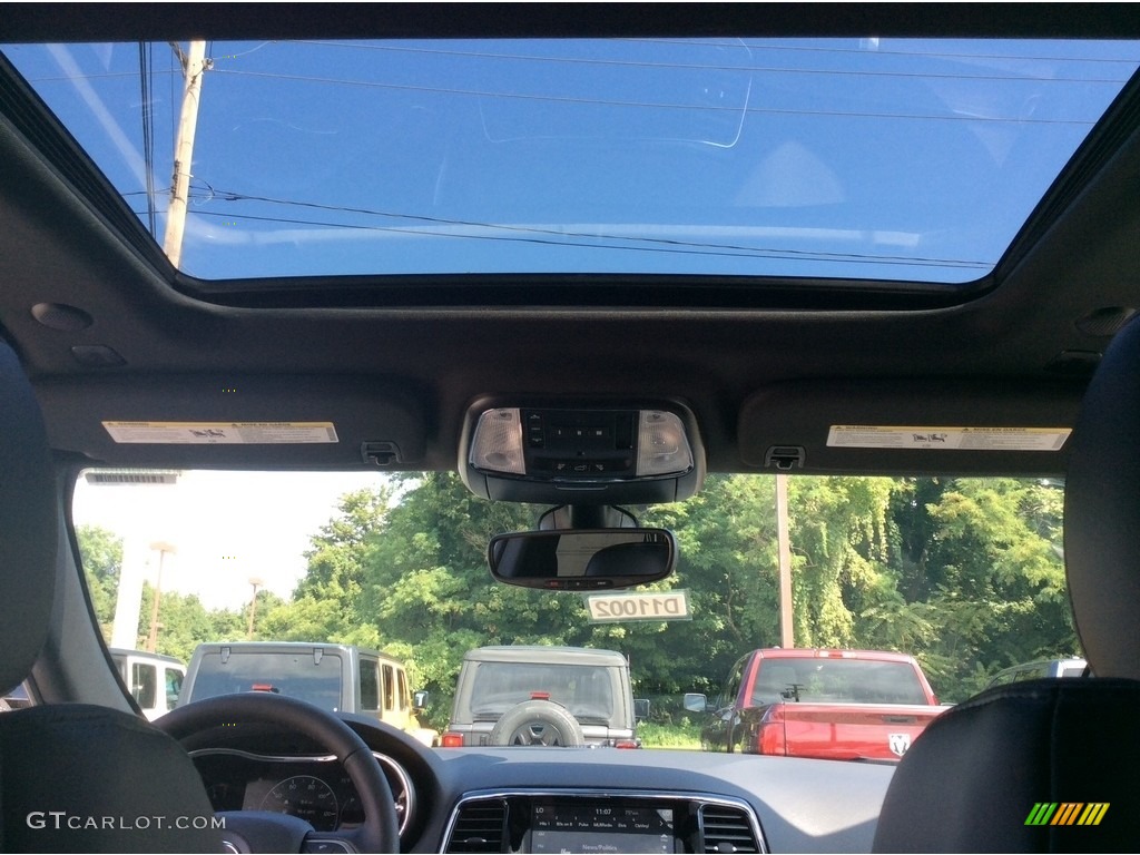 2020 Jeep Grand Cherokee Altitude 4x4 Sunroof Photos