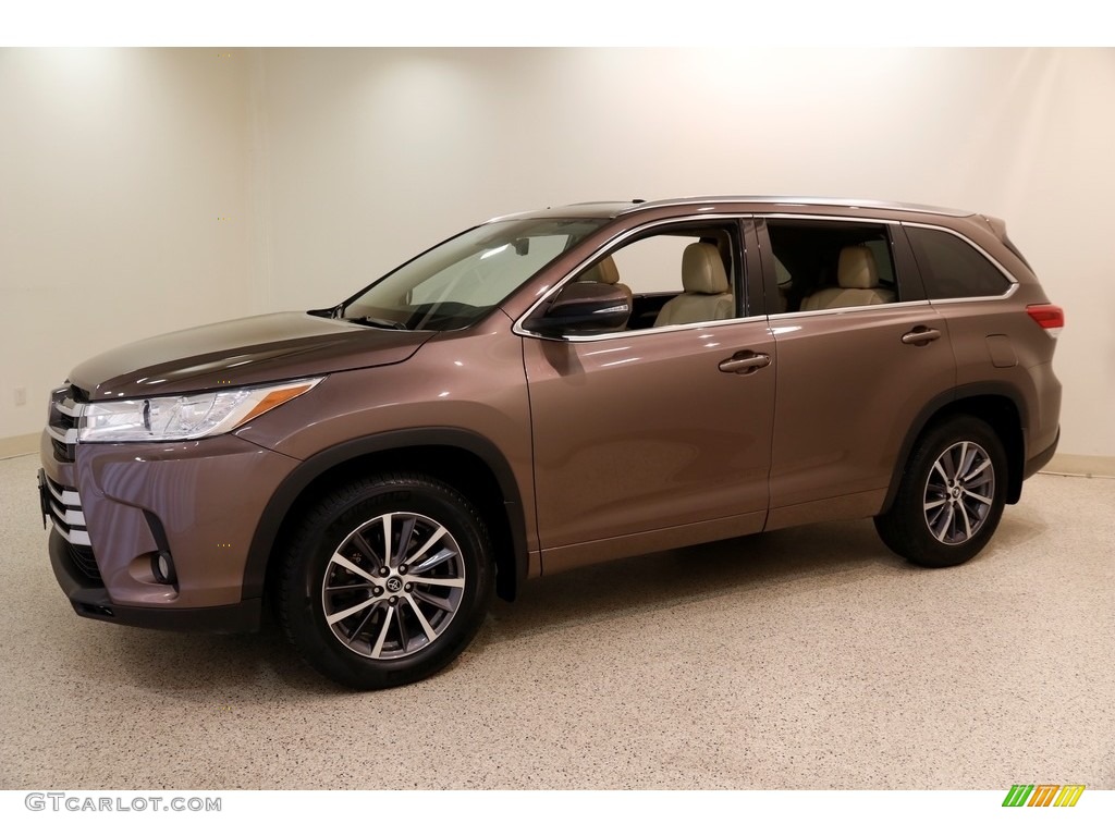 2018 Highlander XLE AWD - Toasted Walnut Pearl / Almond photo #3