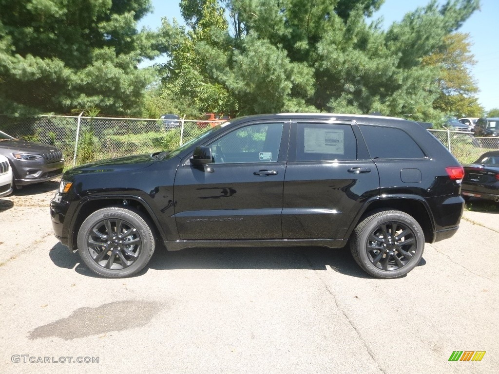Diamond Black Crystal Pearl 2020 Jeep Grand Cherokee Laredo 4x4 Exterior Photo #134803343