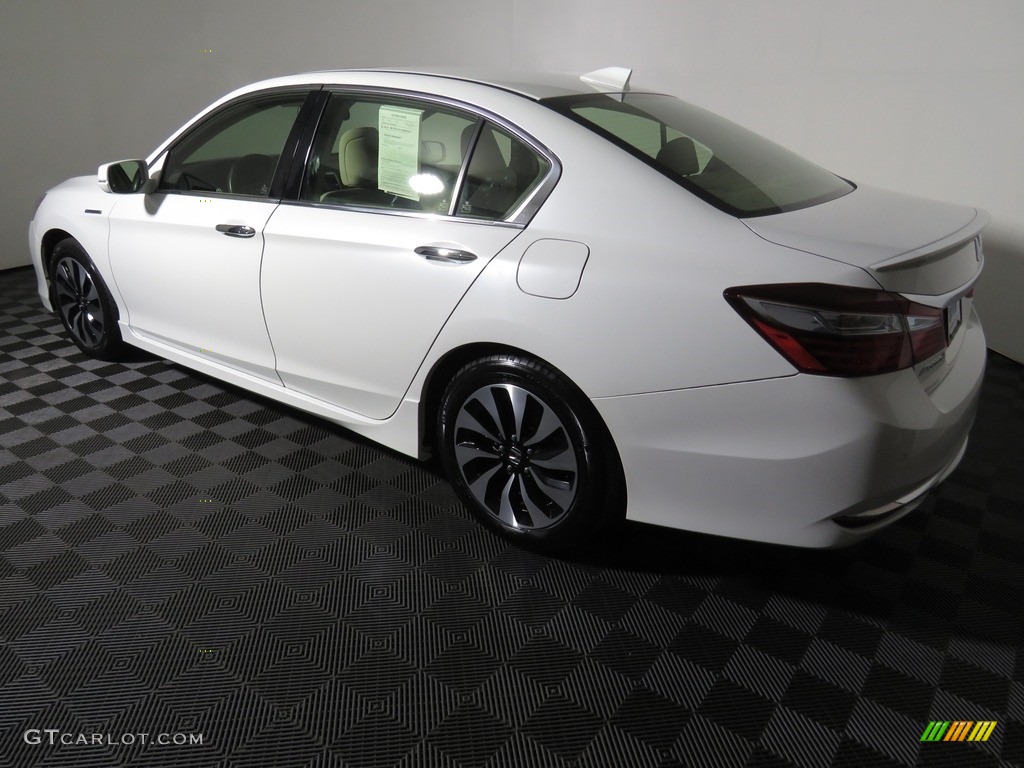 2017 Accord Hybrid Touring Sedan - White Orchid Pearl / Ivory photo #10