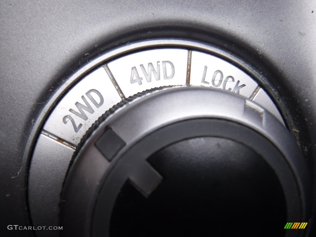 2007 Outlander LS 4WD - Cool Silver Metallic / Black photo #10