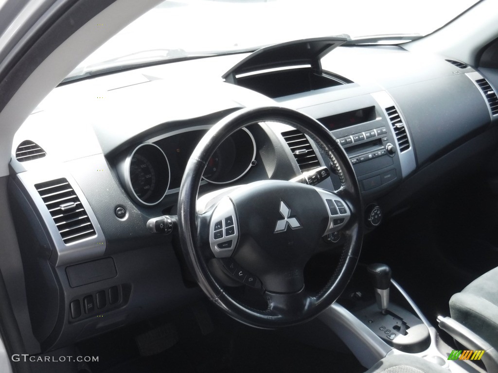 2007 Outlander LS 4WD - Cool Silver Metallic / Black photo #13