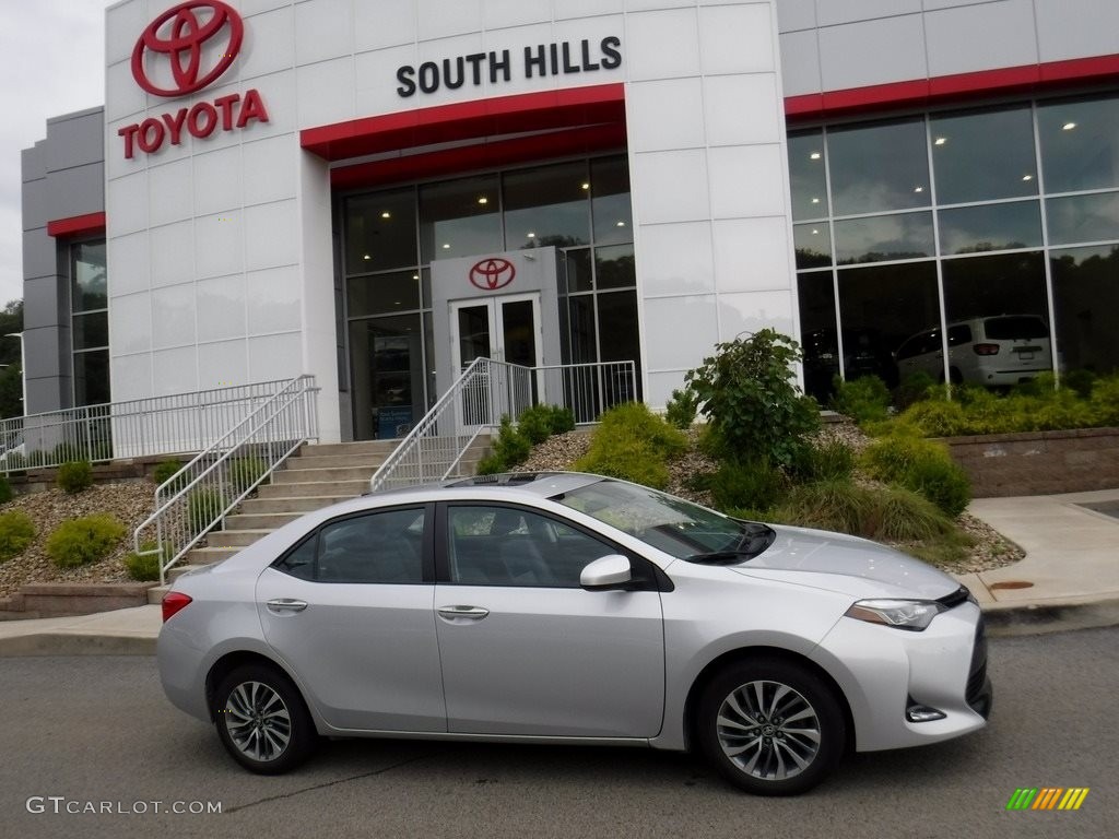 2017 Corolla XLE - Classic Silver Metalic / Black photo #2