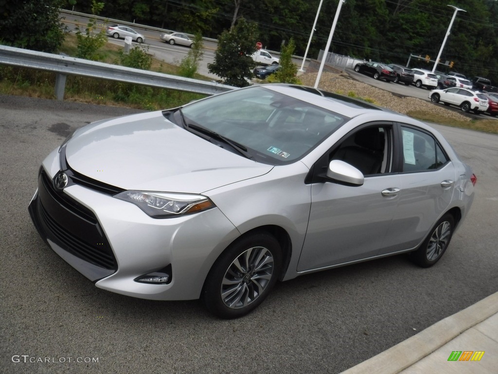 2017 Corolla XLE - Classic Silver Metalic / Black photo #6