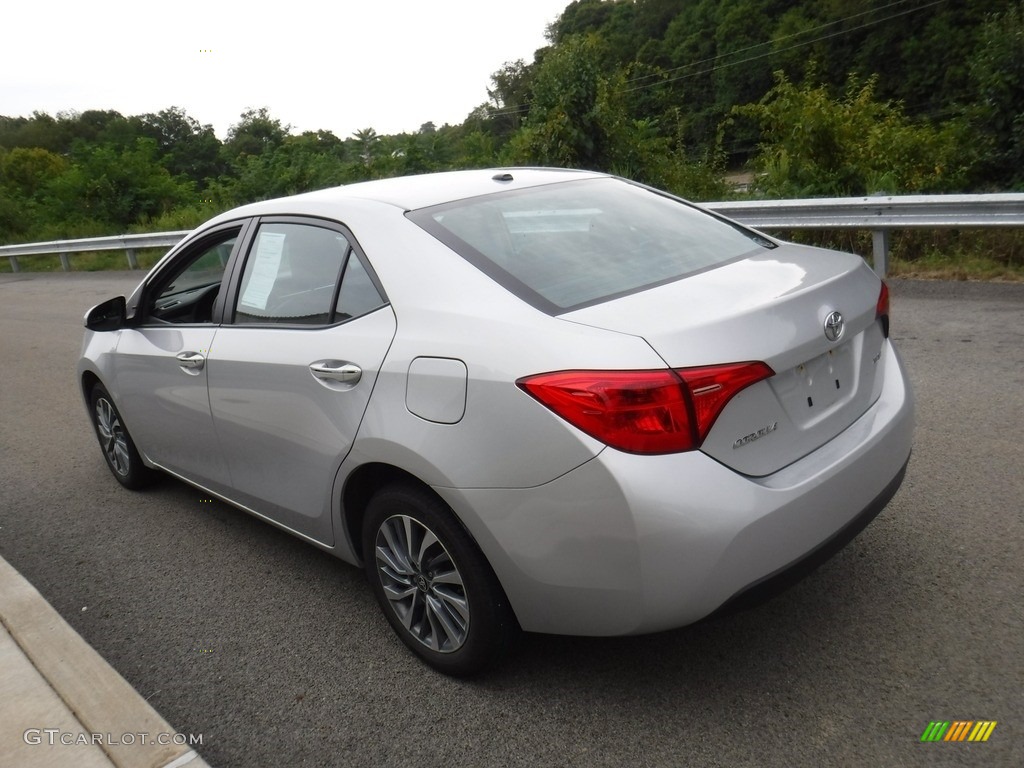 2017 Corolla XLE - Classic Silver Metalic / Black photo #8
